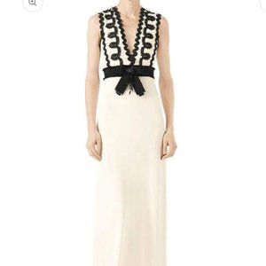 Gucci White Sleeveless Jersey V-neck Gown With Lace Trim NWT $3,980